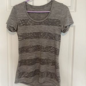 Icebreaker women’s merino short sleeve shirt, small